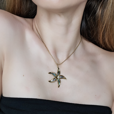 Pandantiv „Golden Blossom” din oțel inoxidabil placat cu aur 18K